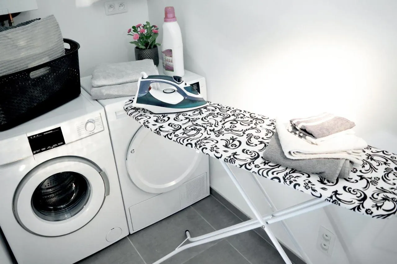 Flexappart Gosselies-Charleroi Airport Apartment